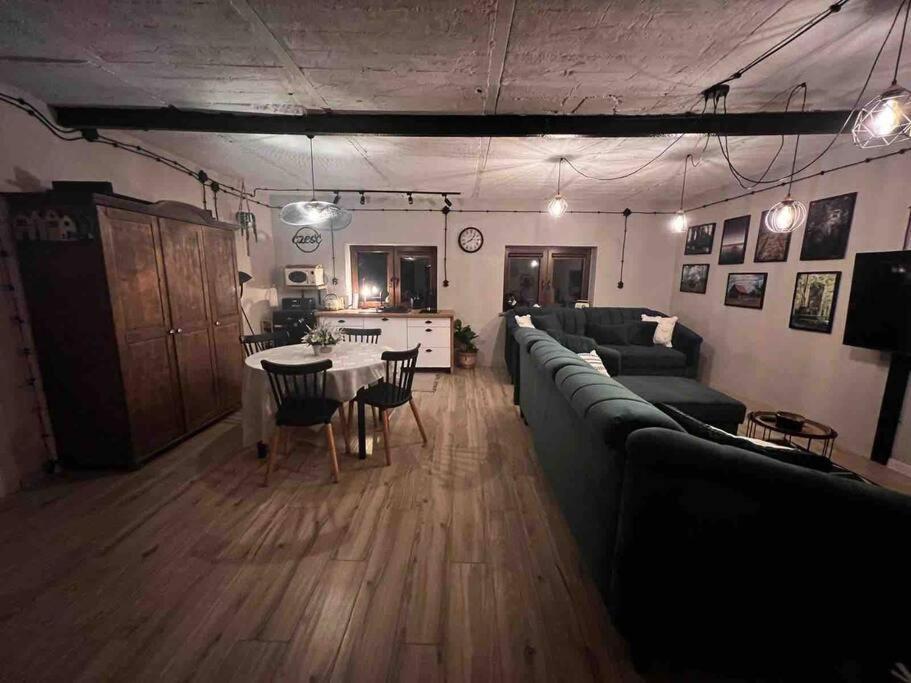 W ,chlewiku” Apartment *